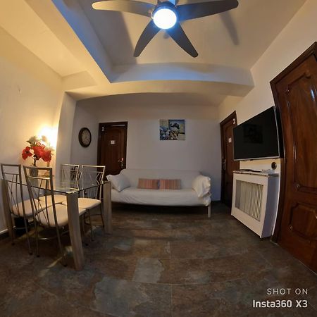 Habitaciones Individuales En Apartamento Мадрид Экстерьер фото