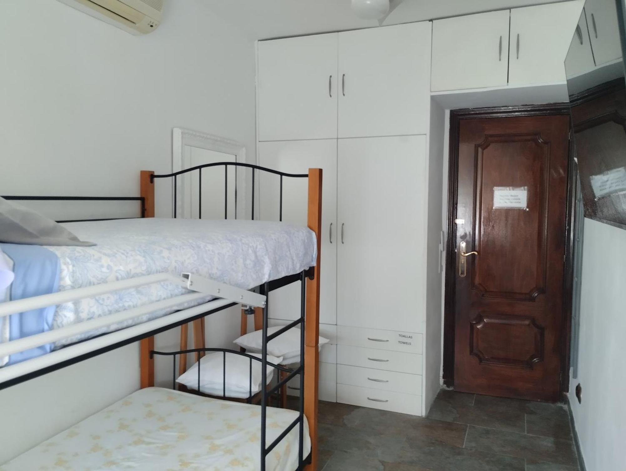 Habitaciones Individuales En Apartamento Мадрид Экстерьер фото