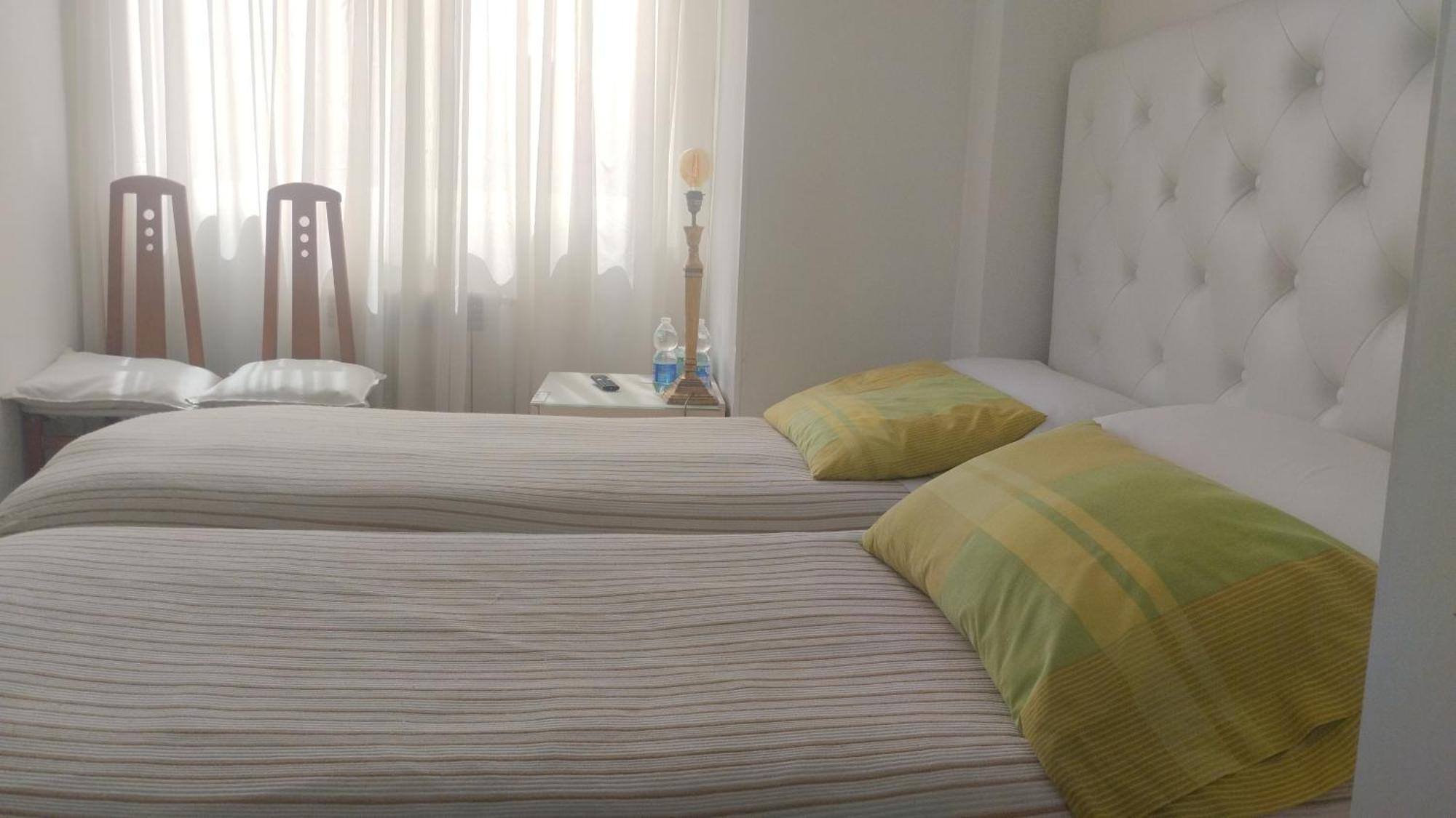 Habitaciones Individuales En Apartamento Мадрид Экстерьер фото