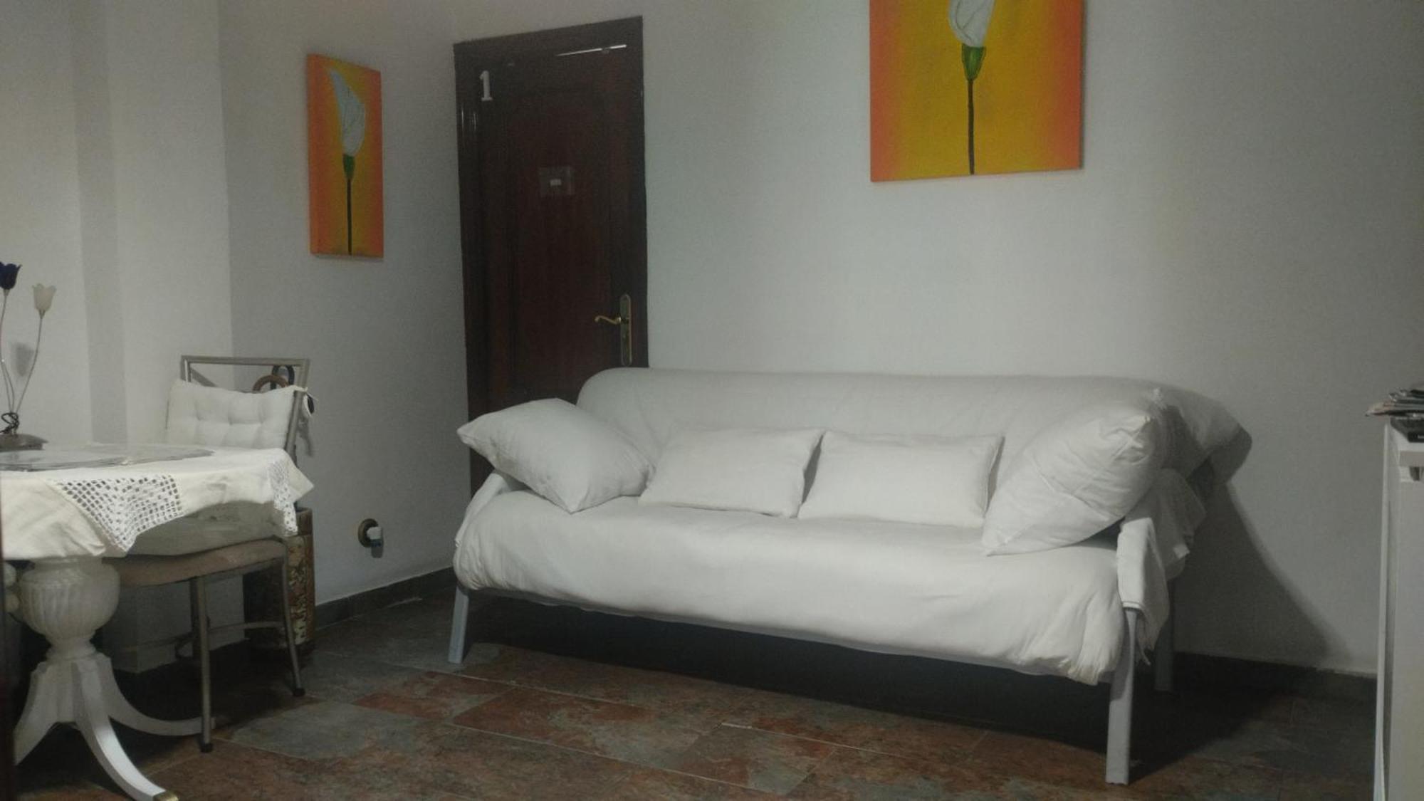 Habitaciones Individuales En Apartamento Мадрид Экстерьер фото