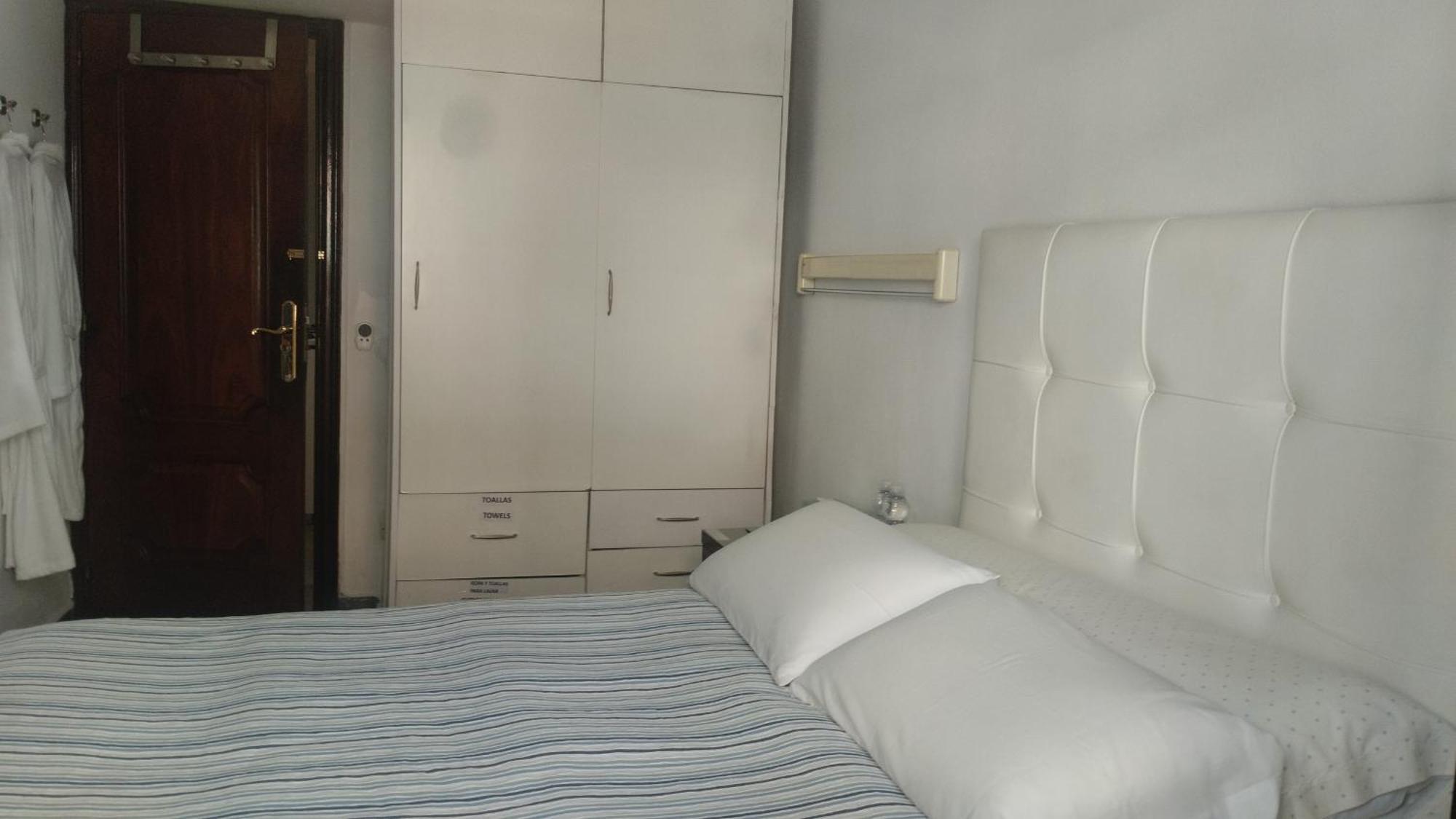 Habitaciones Individuales En Apartamento Мадрид Экстерьер фото